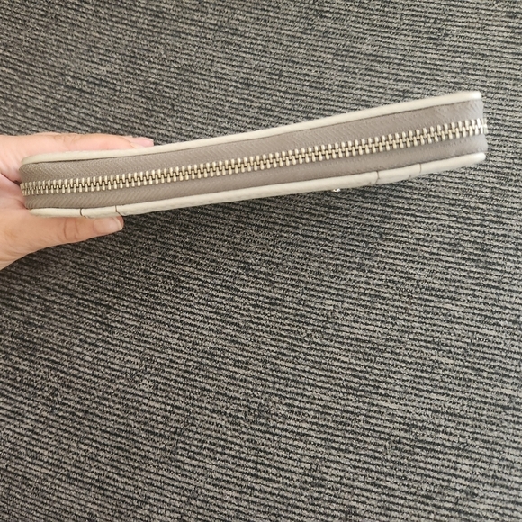 Vintage Leather Banana Republic Cream Women's Wallet - Picture 3 of 9